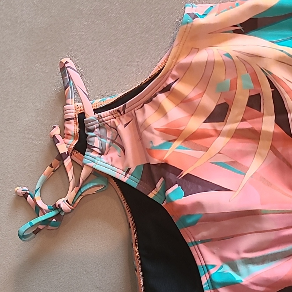 Cupshe Emerge Tropical Swimwear, Size Large - Picture 4 of 9